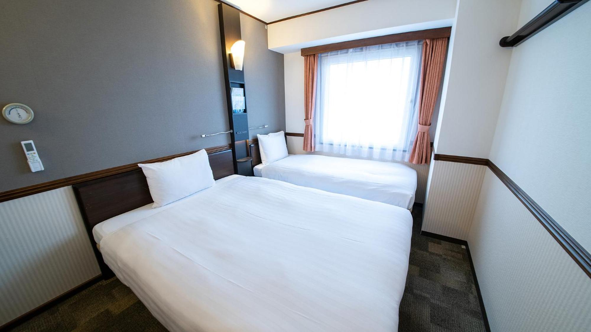 Toyoko Inn Fukushima Eki Nishi Guchi חדר תמונה
